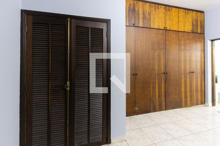 Quarto de Serviço de casa à venda com 2 quartos, 127m² em Vila Romana, São Paulo