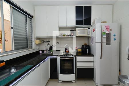 Cozinha de apartamento à venda com 3 quartos, 123m² em Ana Lúcia, Belo Horizonte