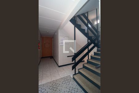 Hall de entrada de apartamento à venda com 2 quartos, 50m² em Vila Nova, Porto Alegre
