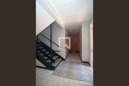 Hall de entrada de apartamento à venda com 2 quartos, 50m² em Vila Nova, Porto Alegre
