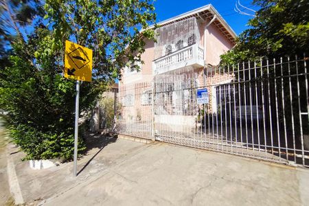 Fachada de casa à venda com 3 quartos, 180m² em Cidade Jardim, Campinas