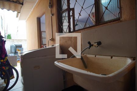 Área de serviço de casa à venda com 2 quartos, 322m² em Petrópolis, Porto Alegre