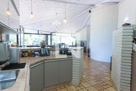 Cozinha de casa de condomínio à venda com 3 quartos, 298m² em Retiro do Chalé, Brumadinho