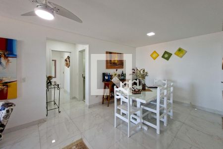 Sala de apartamento para alugar com 3 quartos, 132m² em Vila Tupi, Praia Grande