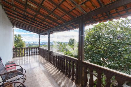 Casa 2 - Varanda de casa à venda com 6 quartos, 300m² em Milionários, Belo Horizonte