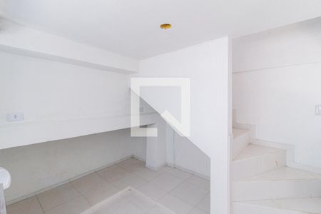 Cozinha e área de serviço de casa para alugar com 1 quarto, 35m² em Jardim Ana Estela, Carapicuíba