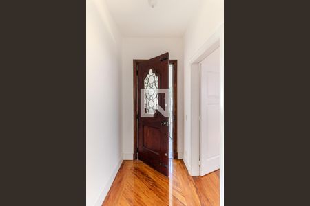 Corredor de Entrada de casa para alugar com 3 quartos, 400m² em Pacaembu, São Paulo