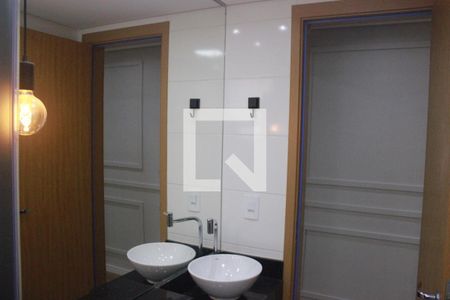 Banheiro de apartamento para alugar com 2 quartos, 44m² em Jardim Rosa de Franca, Guarulhos