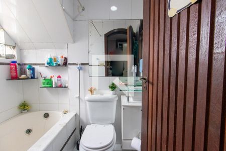 Casa à venda com 161m², 3 quartos e 3 vagasBanheiro da Suíte 1