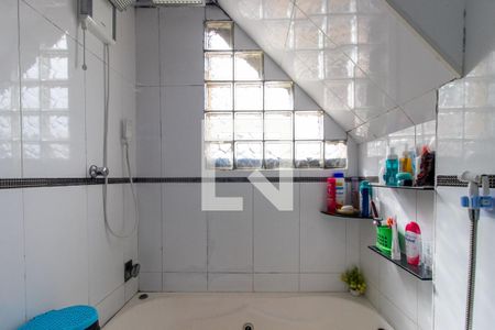 Casa à venda com 161m², 3 quartos e 3 vagasBanheiro da Suíte 1