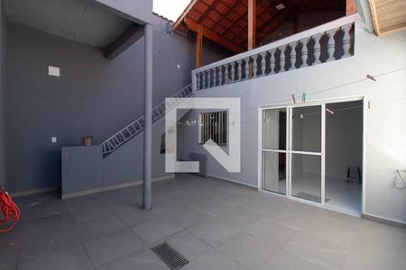 Quintal de casa para alugar com 2 quartos, 200m² em Vila Nivi, São Paulo
