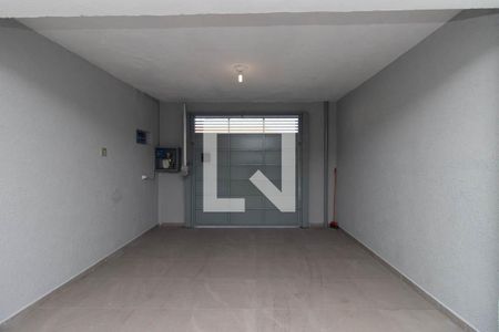 Garagem 2 de casa para alugar com 2 quartos, 200m² em Vila Nivi, São Paulo