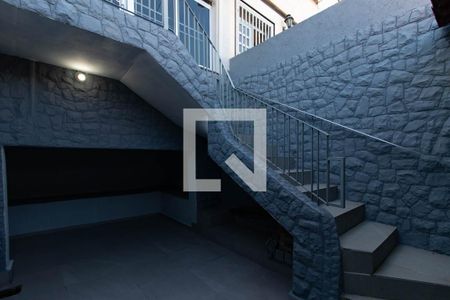 Garagem 1 de casa para alugar com 2 quartos, 200m² em Vila Nivi, São Paulo