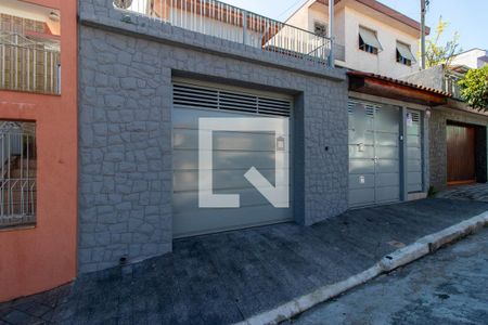 Fachada de casa para alugar com 2 quartos, 200m² em Vila Nivi, São Paulo
