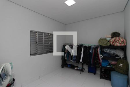 Quarto 1 de casa para alugar com 2 quartos, 200m² em Vila Nivi, São Paulo