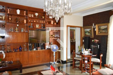 Sala de casa para alugar com 2 quartos, 320m² em Vila Monumento, São Paulo