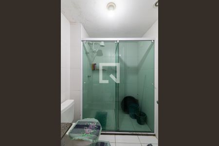 Banheiro de apartamento para alugar com 1 quarto, 33m² em Jardim Santa Teresinha, São Paulo