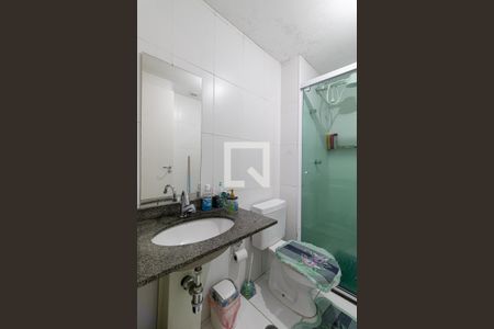 Banheiro de apartamento para alugar com 1 quarto, 33m² em Jardim Santa Teresinha, São Paulo