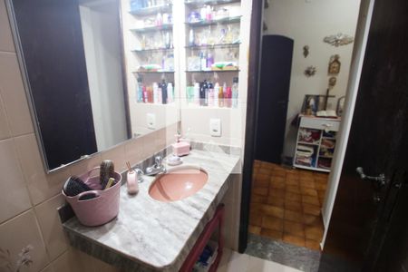 Banheiro de casa à venda com 4 quartos, 244m² em Taquara, Rio de Janeiro