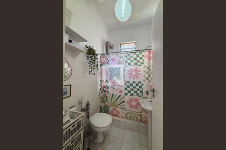 Banheiro social de apartamento para alugar com 1 quarto, 45m² em Botafogo, Rio de Janeiro