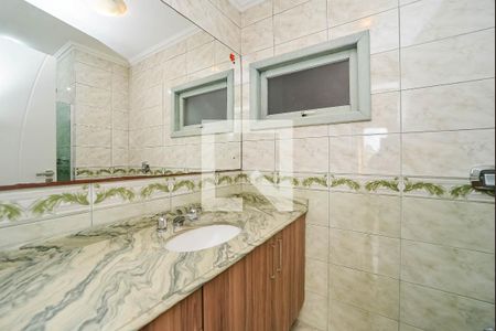 Banheiro da suíte de apartamento à venda com 3 quartos, 127m² em Jardim Lindóia, Porto Alegre