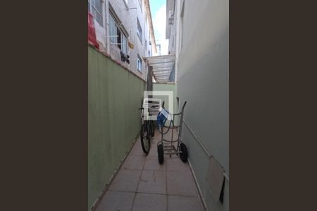 Garagem de casa para alugar com 4 quartos, 290m² em Aparecida, Santos