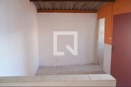 Edícula de casa para alugar com 5 quartos, 382m² em Vila Antonina, São Paulo