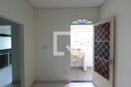 Sala de casa para alugar com 1 quarto, 50m² em Jardim dos Comerciários, Belo Horizonte