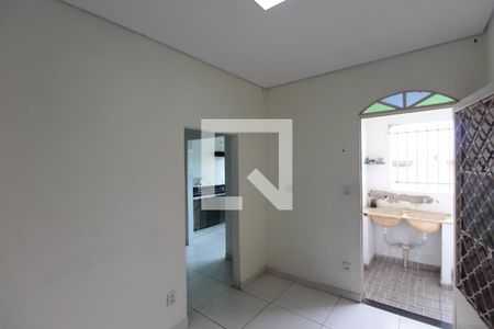 Sala de casa para alugar com 1 quarto, 50m² em Jardim dos Comerciários, Belo Horizonte