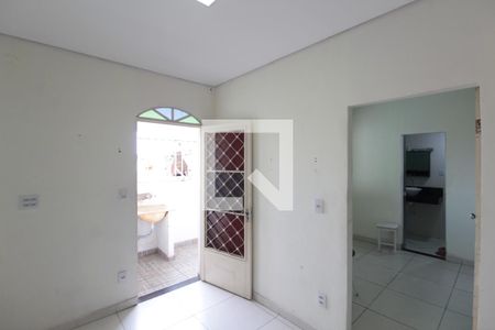 Sala de casa para alugar com 1 quarto, 50m² em Jardim dos Comerciários, Belo Horizonte