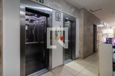 Elevadores de apartamento à venda com 4 quartos, 84m² em Centro Histórico, Porto Alegre