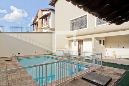Área externa de casa para alugar com 4 quartos, 420m² em City América, São Paulo