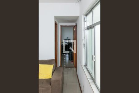 Sala de apartamento à venda com 2 quartos, 72m² em Olaria, Rio de Janeiro