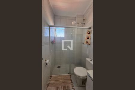 Banheiro de apartamento à venda com 2 quartos, 64m² em Vila Joaquim Inacio, Campinas