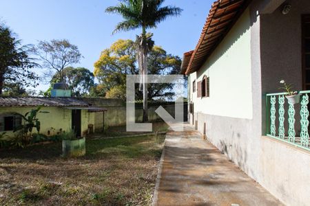 Quintal de casa à venda com 6 quartos, 457m² em Braúnas, Belo Horizonte