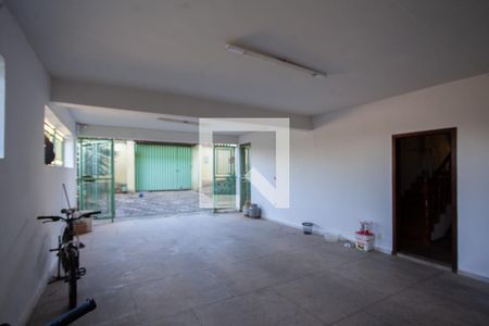 Garagem de casa à venda com 6 quartos, 457m² em Braúnas, Belo Horizonte