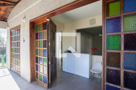 Entrada dos fundos de casa à venda com 6 quartos, 457m² em Braúnas, Belo Horizonte