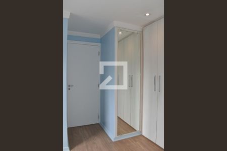 Quarto 1 de apartamento para alugar com 3 quartos, 79m² em Santa Cândida, Curitiba