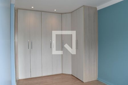 Quarto 1 de apartamento para alugar com 3 quartos, 79m² em Santa Cândida, Curitiba