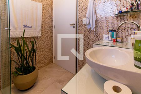 Banheiro de apartamento à venda com 2 quartos, 70m² em Vila Romana, São Paulo