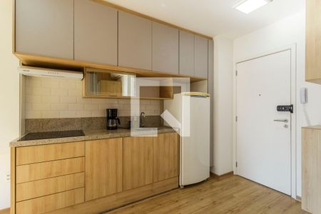 Sala de kitnet/studio para alugar com 1 quarto, 31m² em Indianópolis, São Paulo