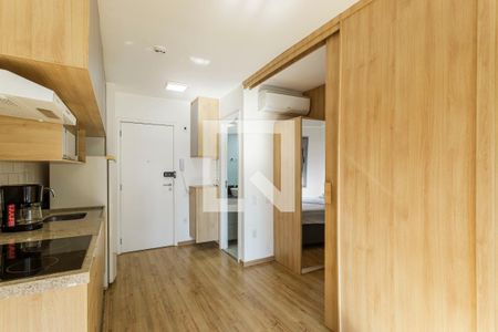 Sala de kitnet/studio para alugar com 1 quarto, 31m² em Indianópolis, São Paulo