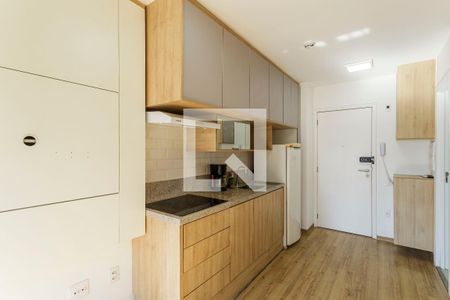 Sala de kitnet/studio para alugar com 1 quarto, 31m² em Indianópolis, São Paulo