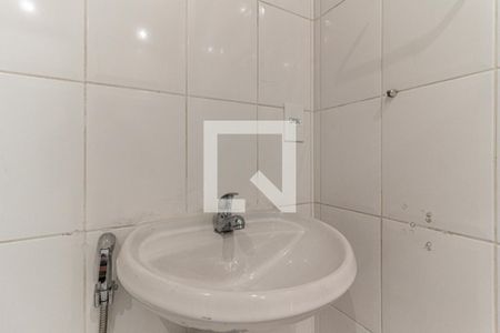 Banheiro de kitnet/studio para alugar com 1 quarto, 25m² em Vila Buarque, São Paulo