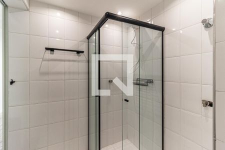 Banheiro de kitnet/studio para alugar com 1 quarto, 25m² em Vila Buarque, São Paulo