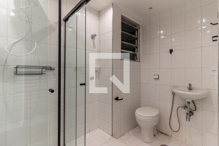 Banheiro de kitnet/studio para alugar com 1 quarto, 25m² em Vila Buarque, São Paulo