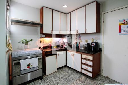 Cozinha de apartamento à venda com 4 quartos, 274m² em Barra da Tijuca, Rio de Janeiro