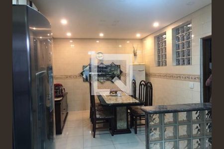 Casa à venda com 3 quartos, 260m² em Vila Pouso Alegre, Barueri