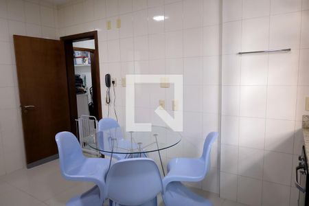 Cozinha de apartamento à venda com 3 quartos, 165m² em Vila Bastos, Santo André