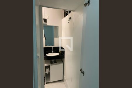 Banheiro de apartamento para alugar com 1 quarto, 40m² em Cruzeiro, Belo Horizonte